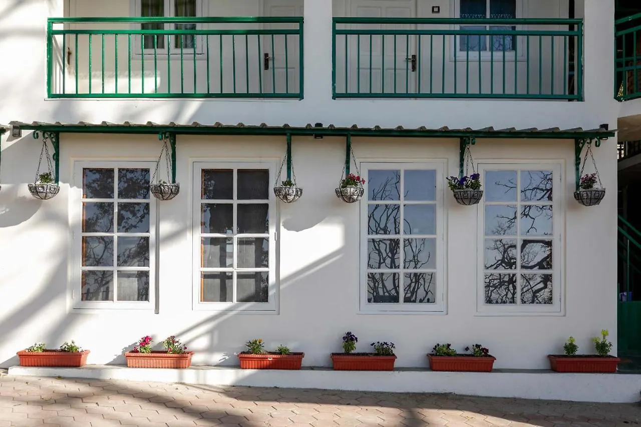 Nau Nabh Cottage By Veo - Part Of Stayvista Shimla
