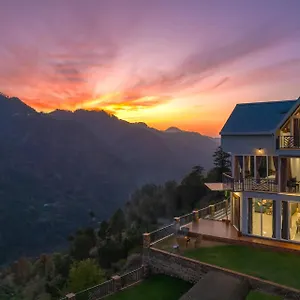 Stayvista At Orion With Jacuzzi, Mountain View Shimla